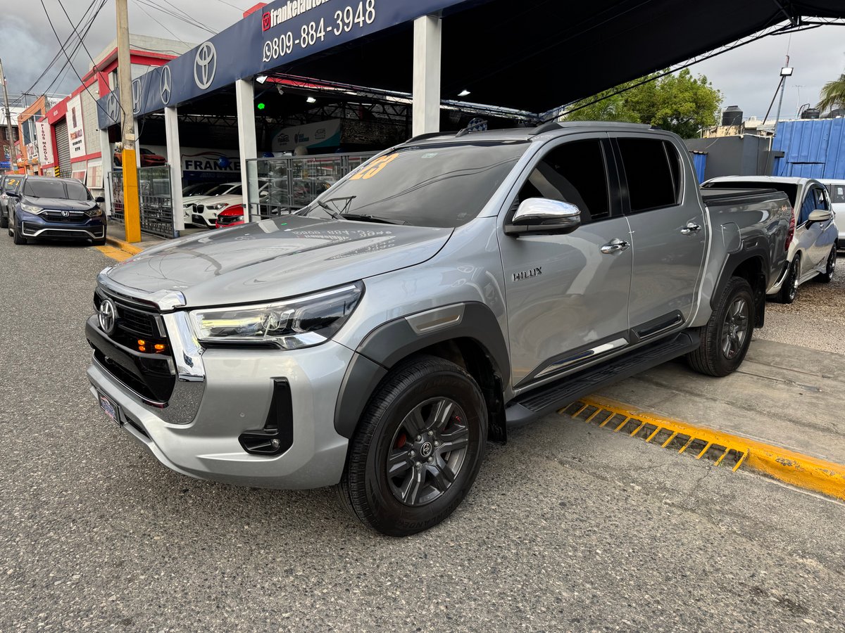 Toyota Hilux SRV 2023 en venta - vista principal