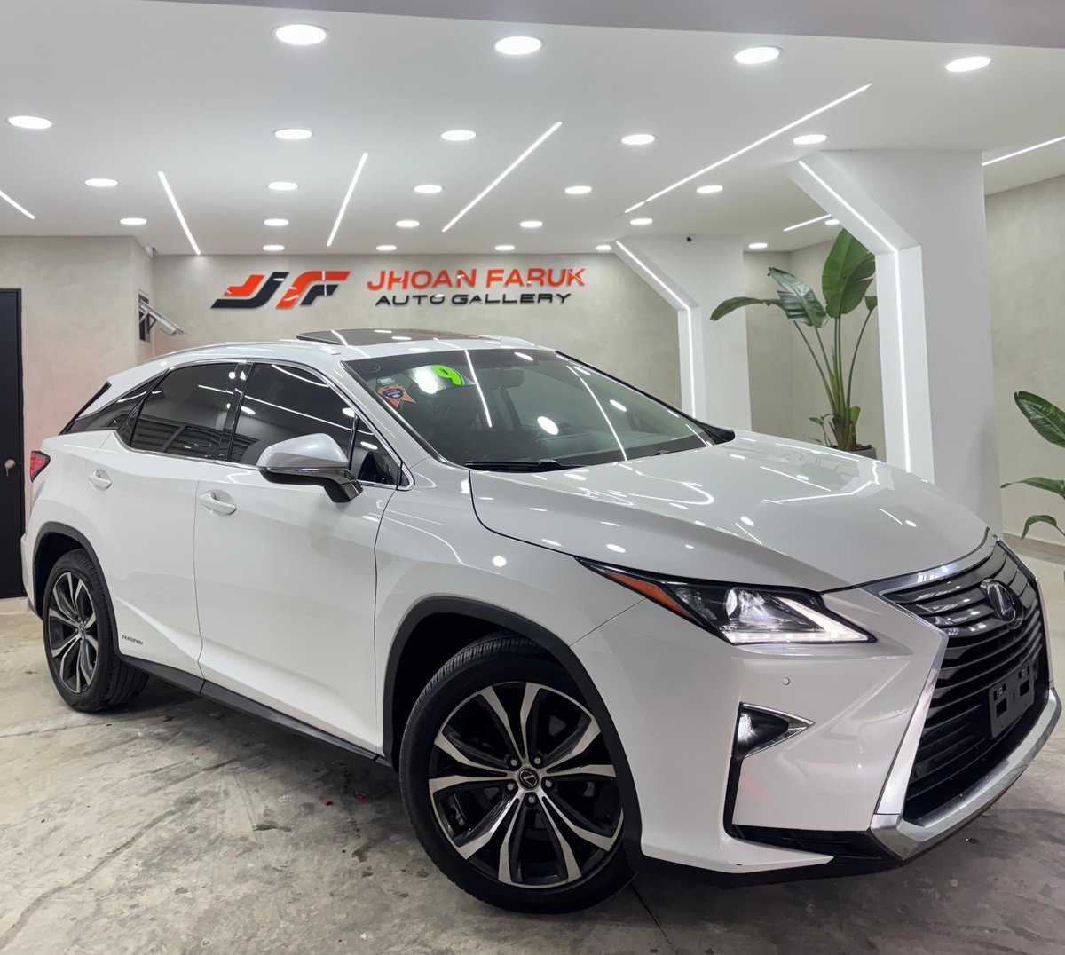 Lexus RX 450 Hybrid + 2019 - foto 2 de 7