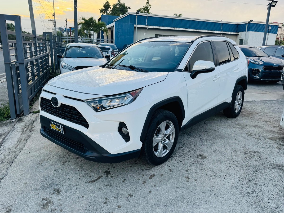 Toyota RAV4 XLE 2020 en venta - vista principal