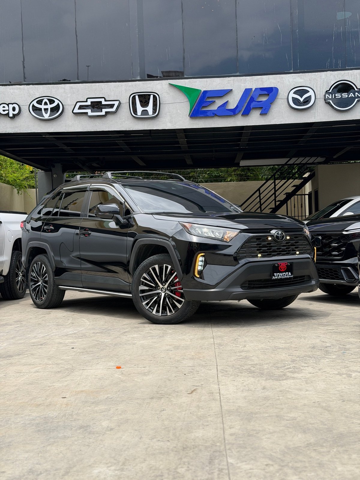 Toyota RAV4 LE 2021 - foto 2 de 8