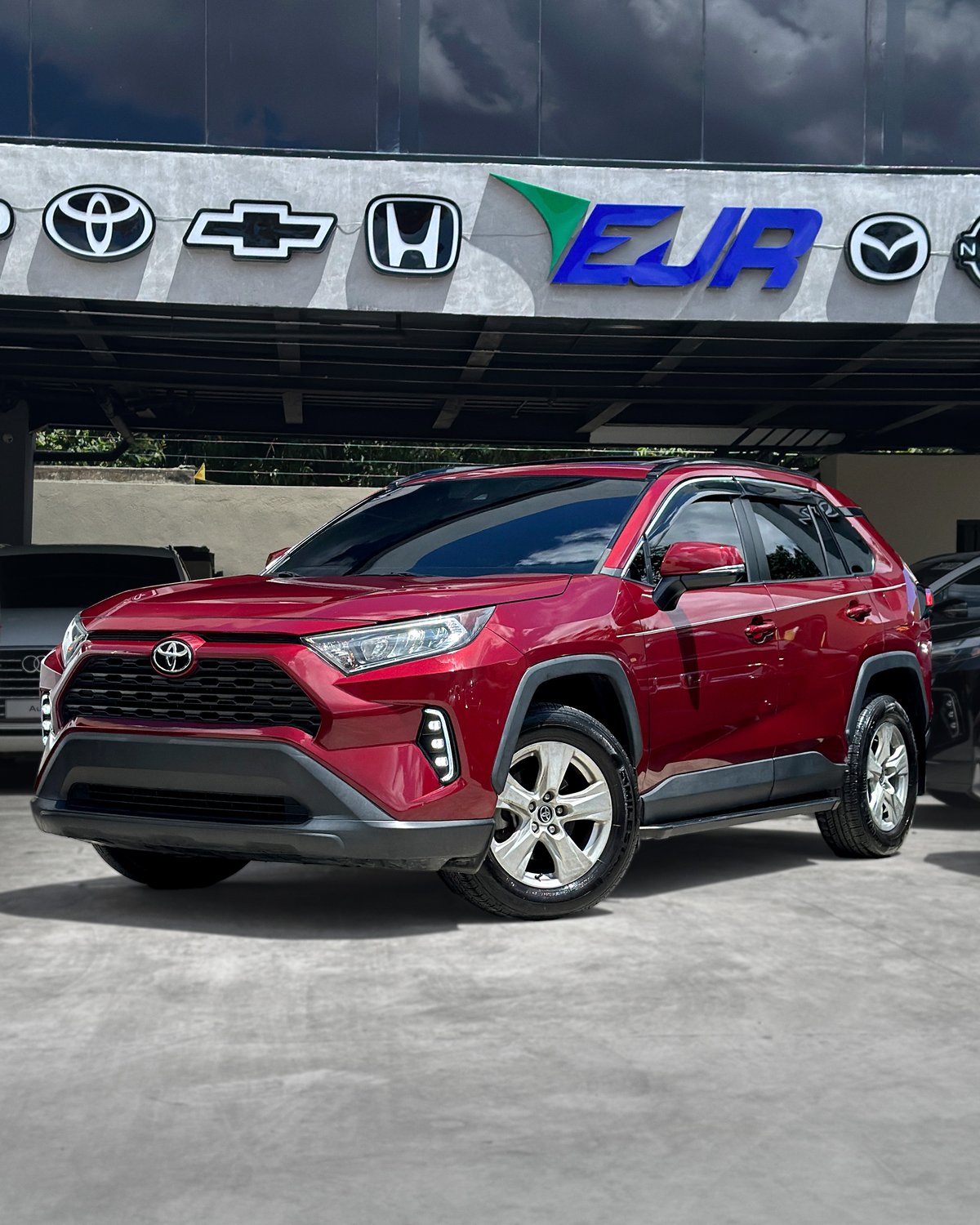 Toyota RAV4 XLE 2021 en venta - vista principal