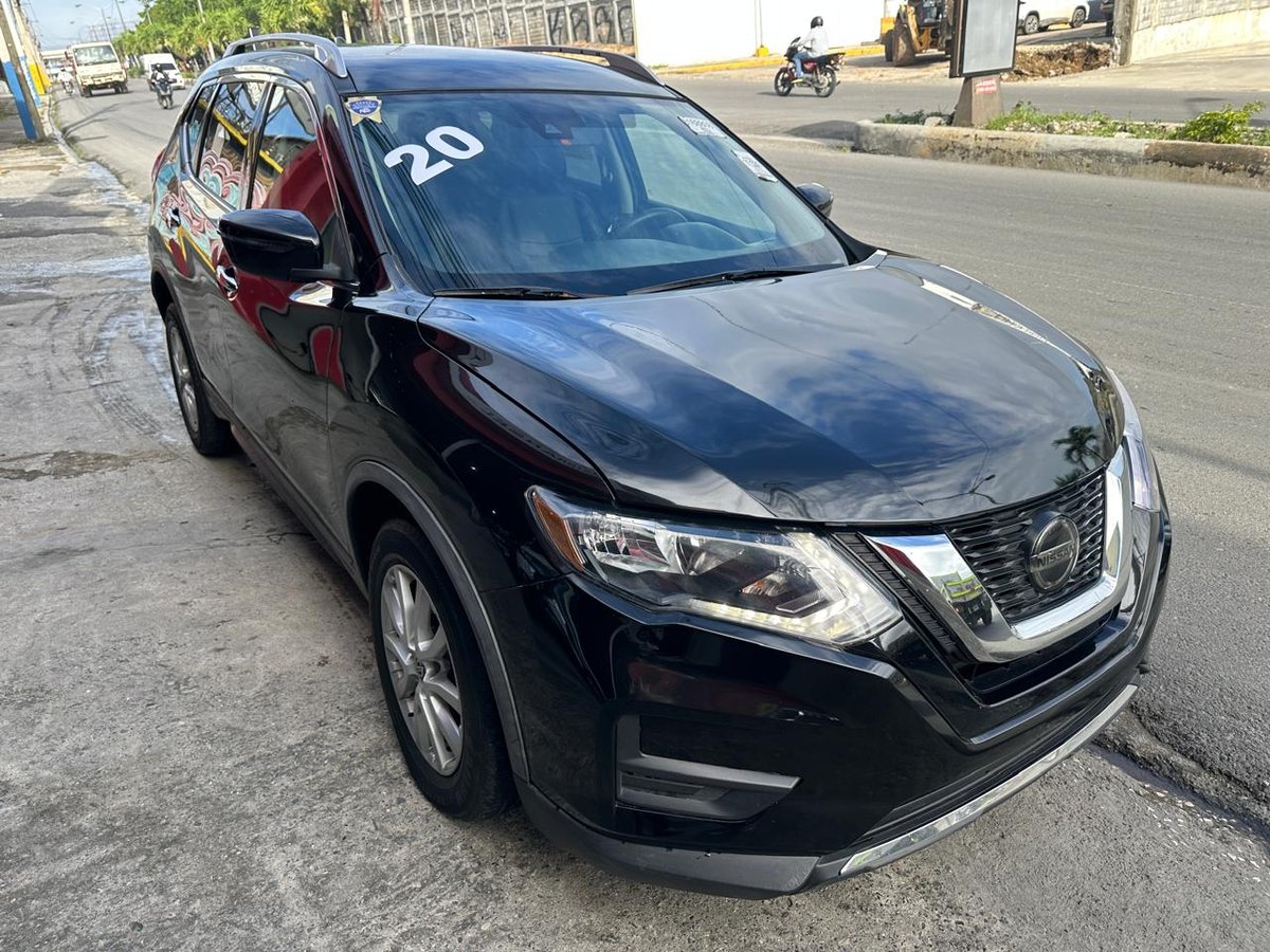 Nissan Rogue SV 2020 - foto 2 de 12