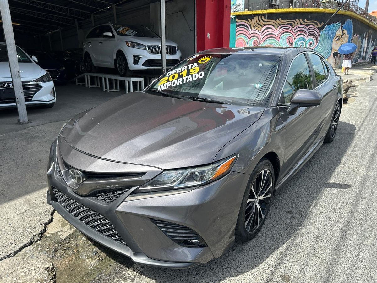 Toyota Camry SE 2020 en venta - vista principal