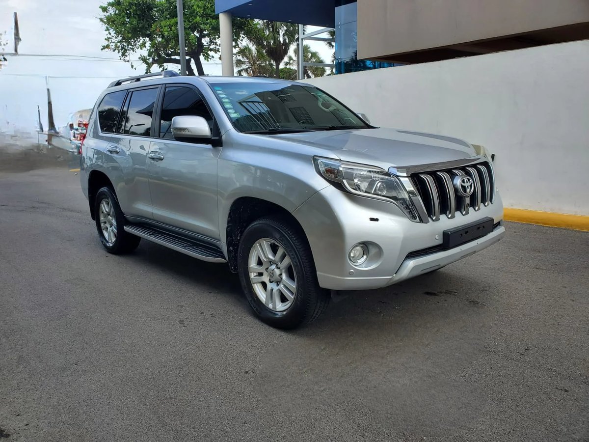 Toyota Land Cruiser Prado VX 2010 - foto 2 de 12