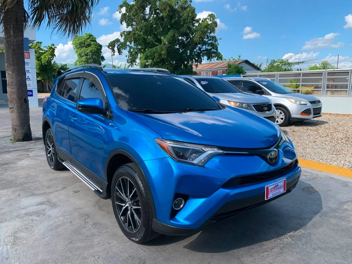 Toyota RAV4 LE 2018 - foto 2 de 8