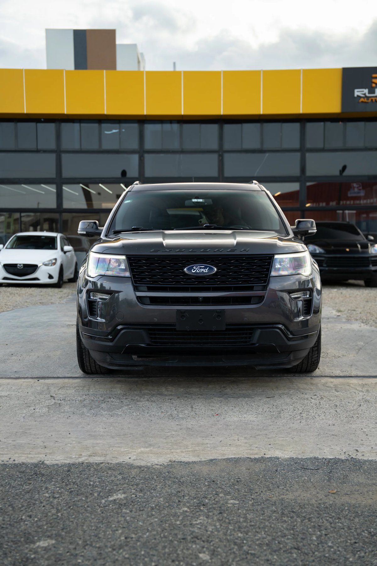 Ford Explorer Sport 2019 - foto 2 de 11