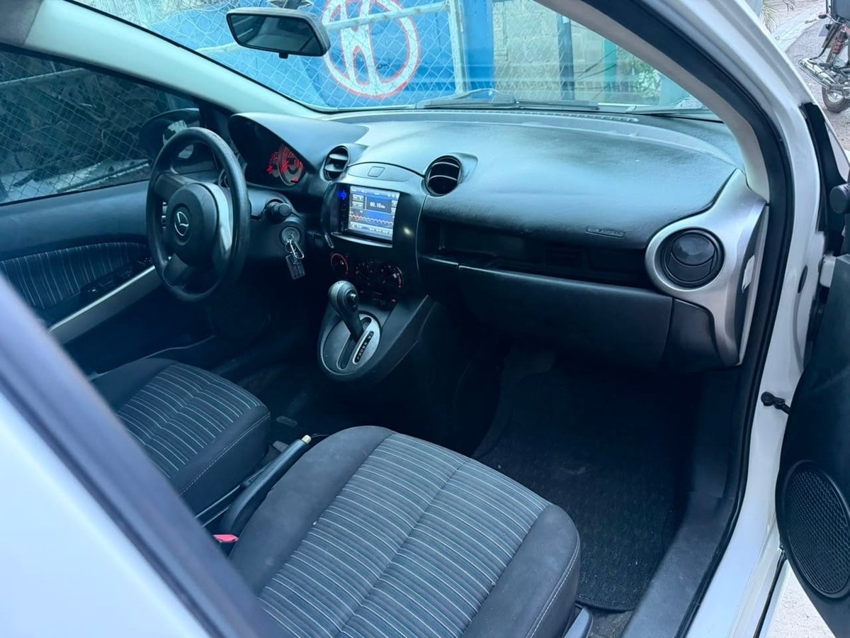 Mazda Demio 2014 - foto 2 de 7