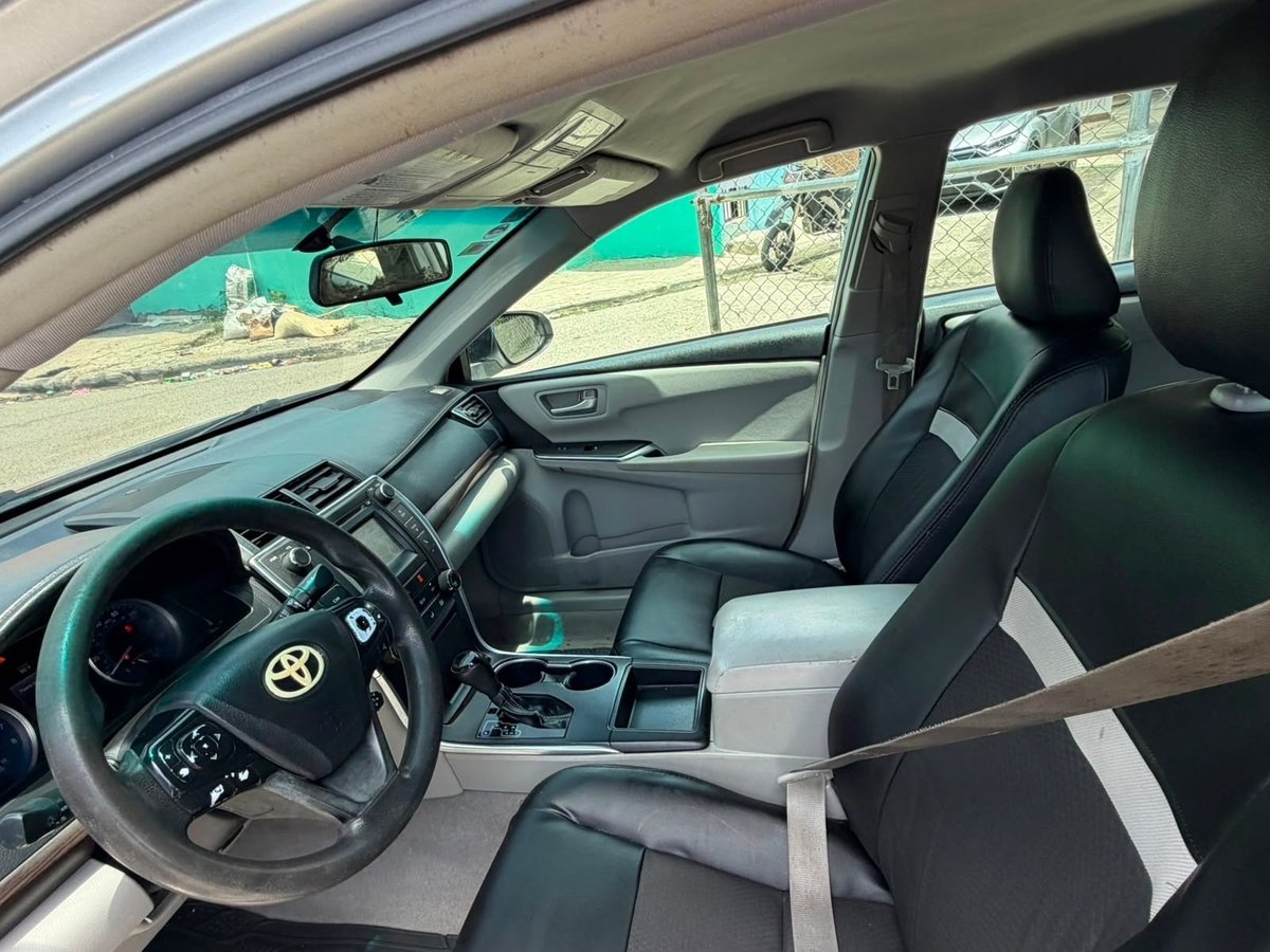 Toyota Camry LE 2016 - foto 11 de 11