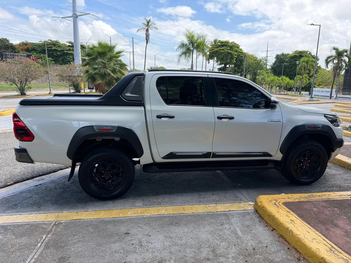 Toyota Hilux SR5 2022 - foto 2 de 17