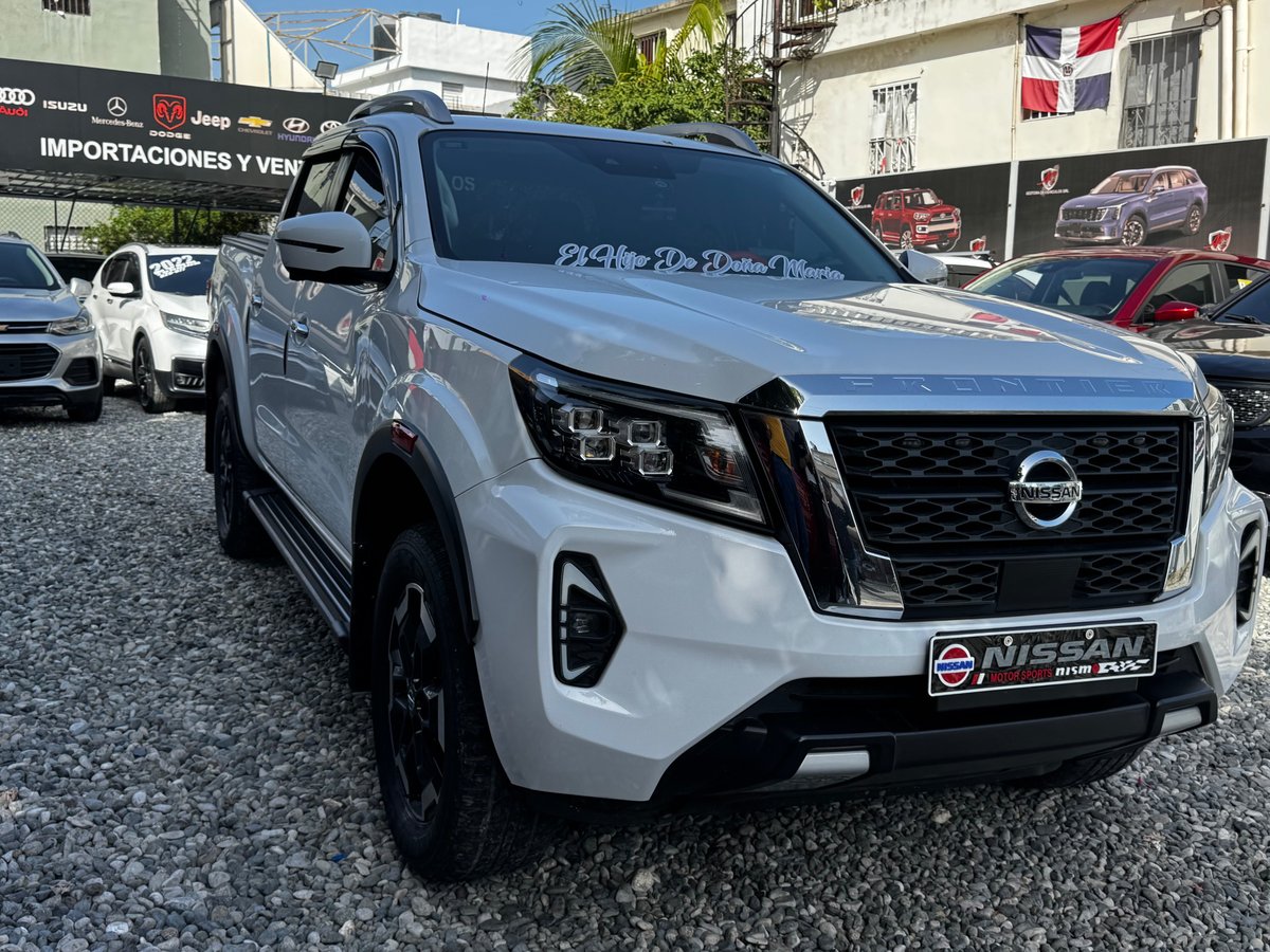 Nissan Frontier LE 2022 - foto 2 de 9