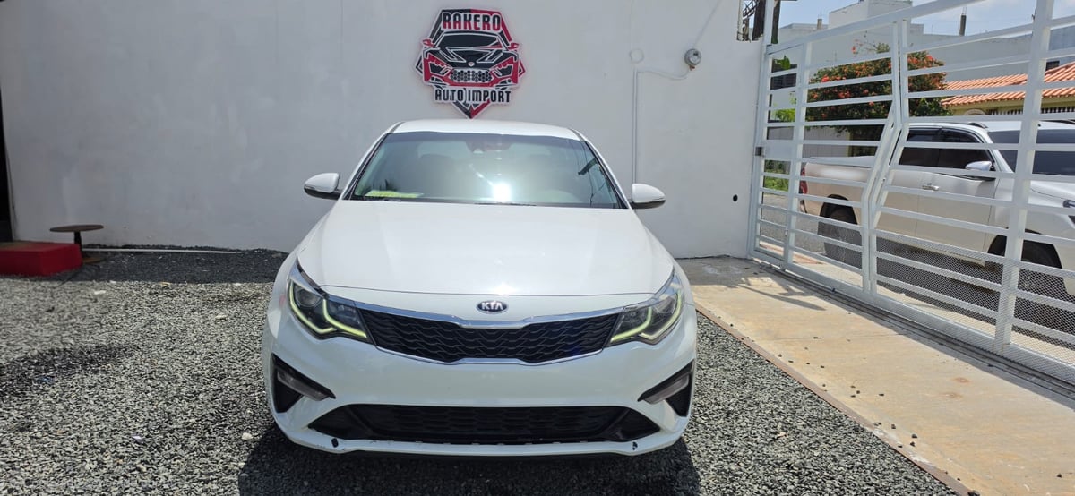 Kia Optima LX 2020 - foto 2 de 8