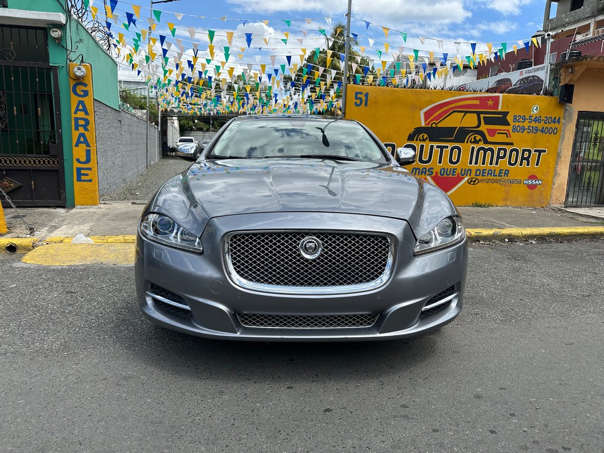Jaguar XJ8 2011 - foto 2 de 11