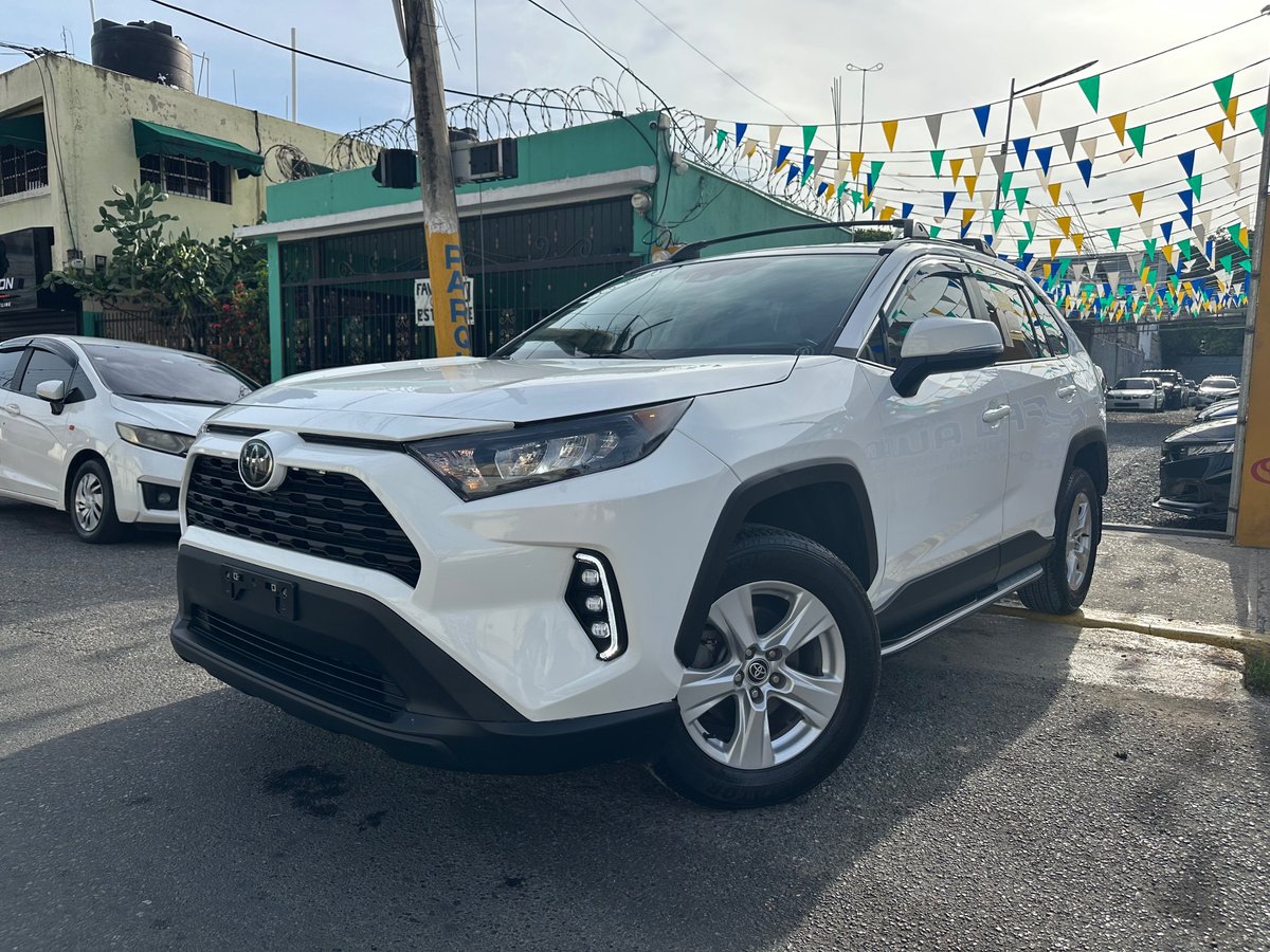 Toyota RAV4 XLE 2021 en venta - vista principal