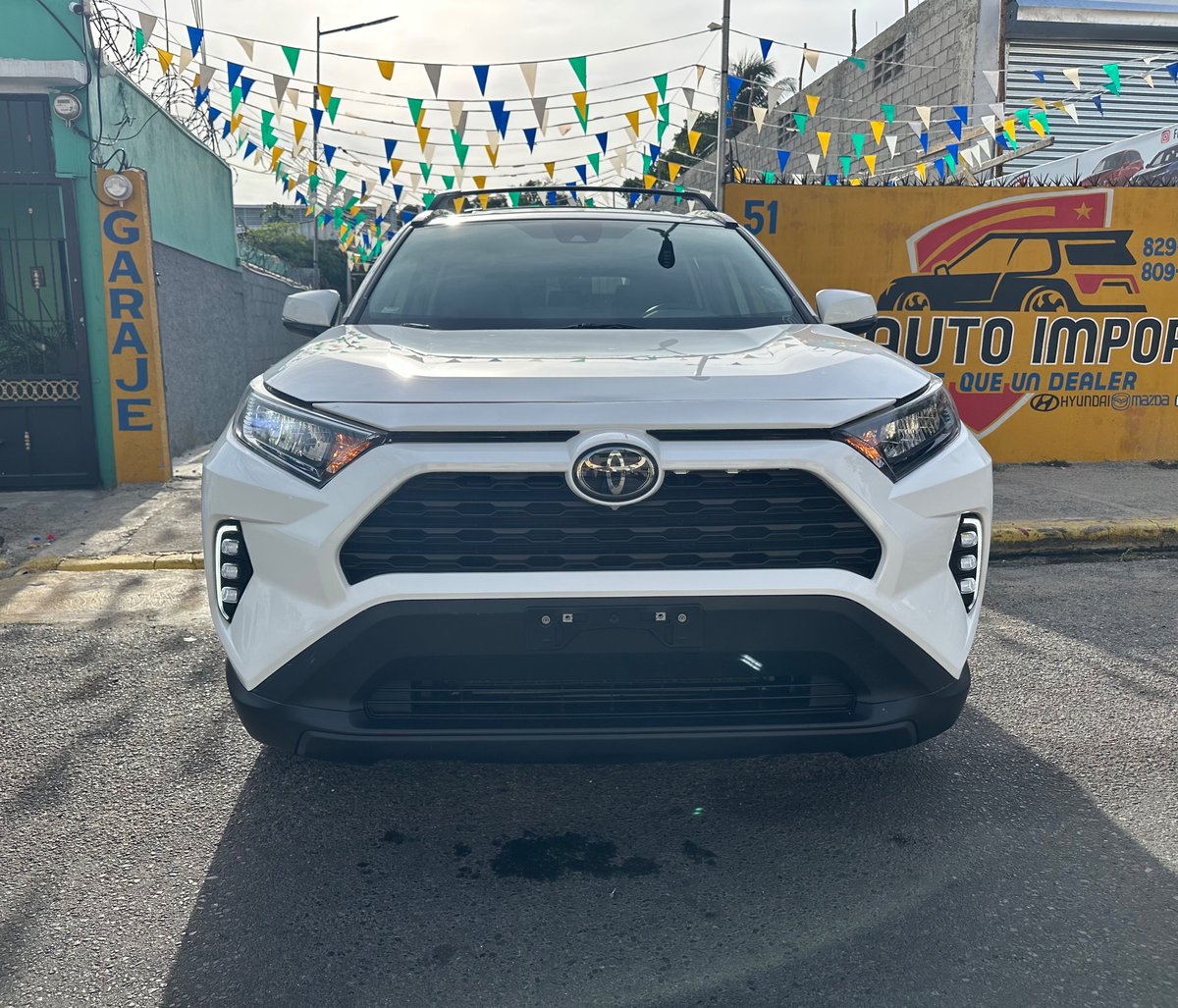 Toyota RAV4 XLE 2021 - foto 2 de 12