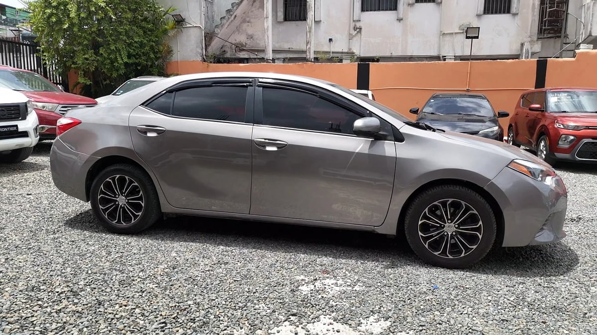 Toyota Corolla LE 2015 - foto 2 de 7