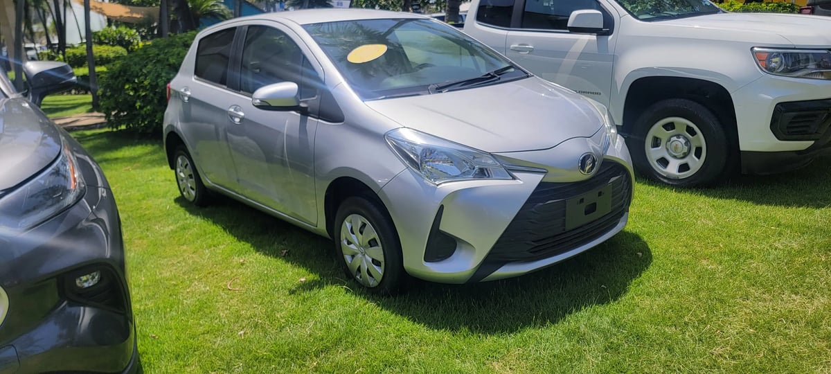 Toyota VITZ 2019 - foto 2 de 9