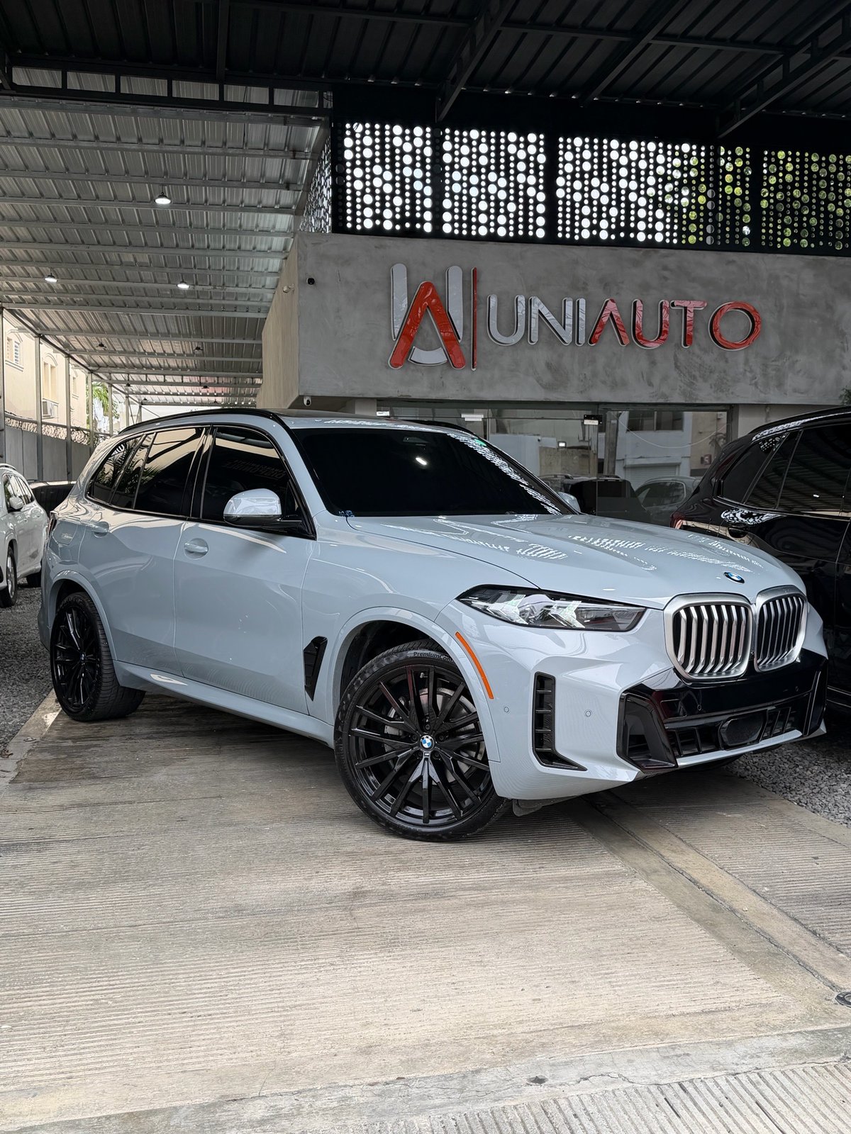 BMW X5 XDRIVE 40i M PACKAGE 2024 - foto 2 de 9