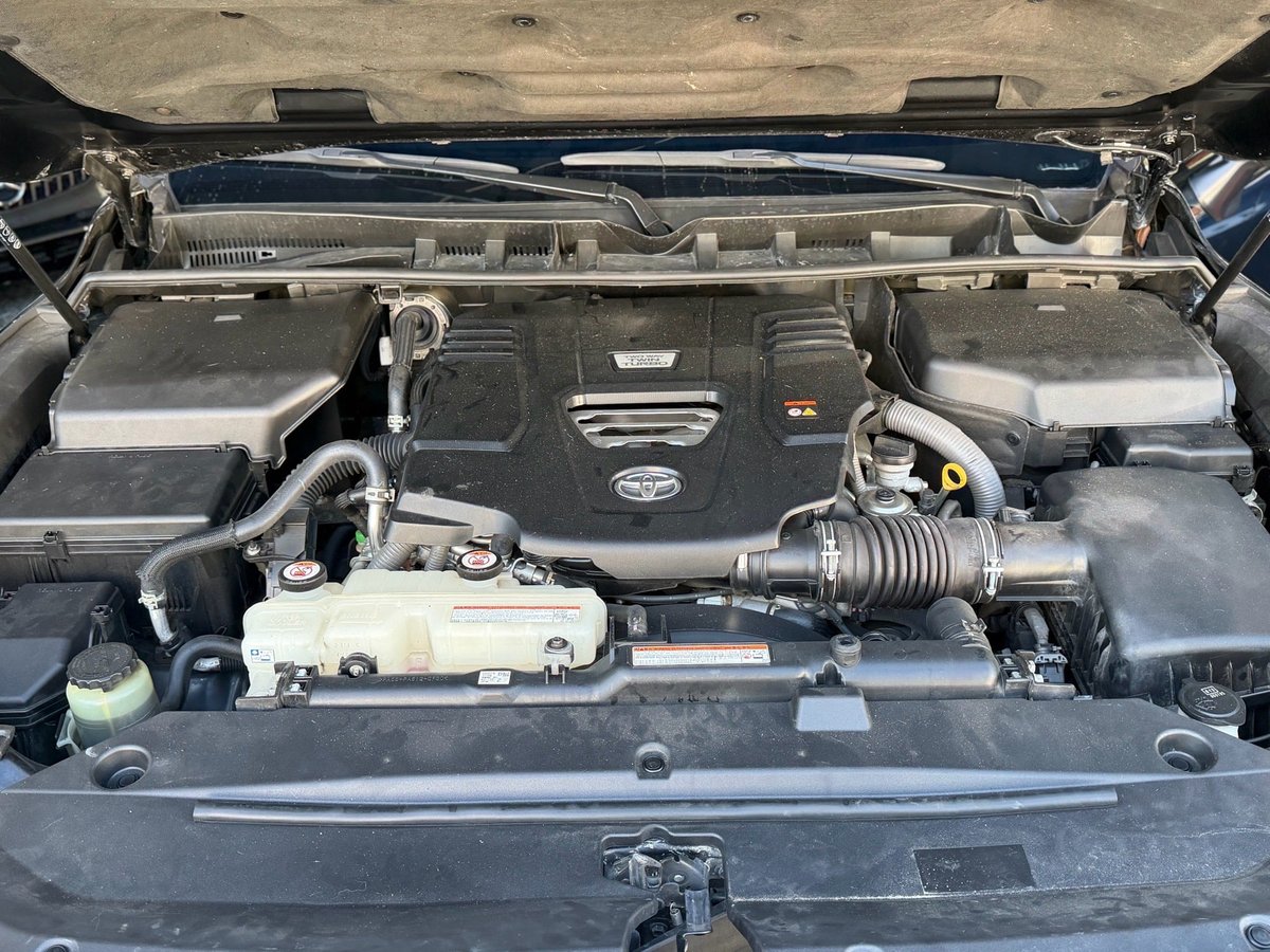 Toyota Land Cruiser VXR 2022 - foto 9 de 9