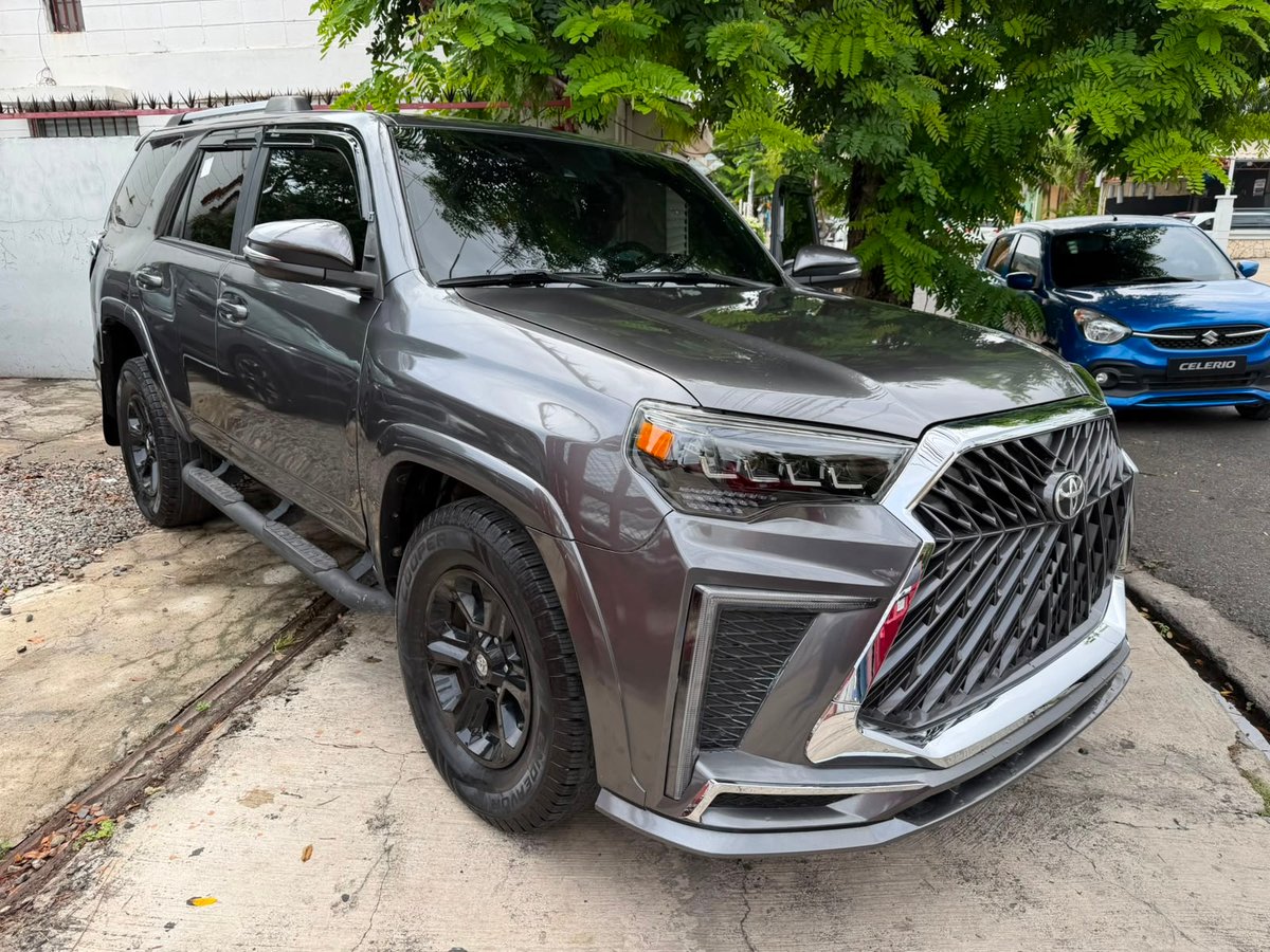 Toyota 4 Runner Sport  Edition 2020 - foto 2 de 7