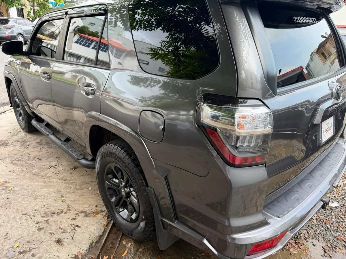 Toyota 4 Runner Sport  Edition 2020 - foto 7 de 7