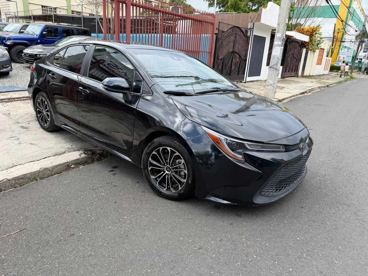 Toyota Corolla LE 2022 - foto 2 de 10