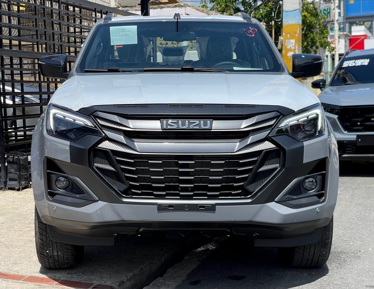 Isuzu DMAX LSE 2027 - foto 2 de 12