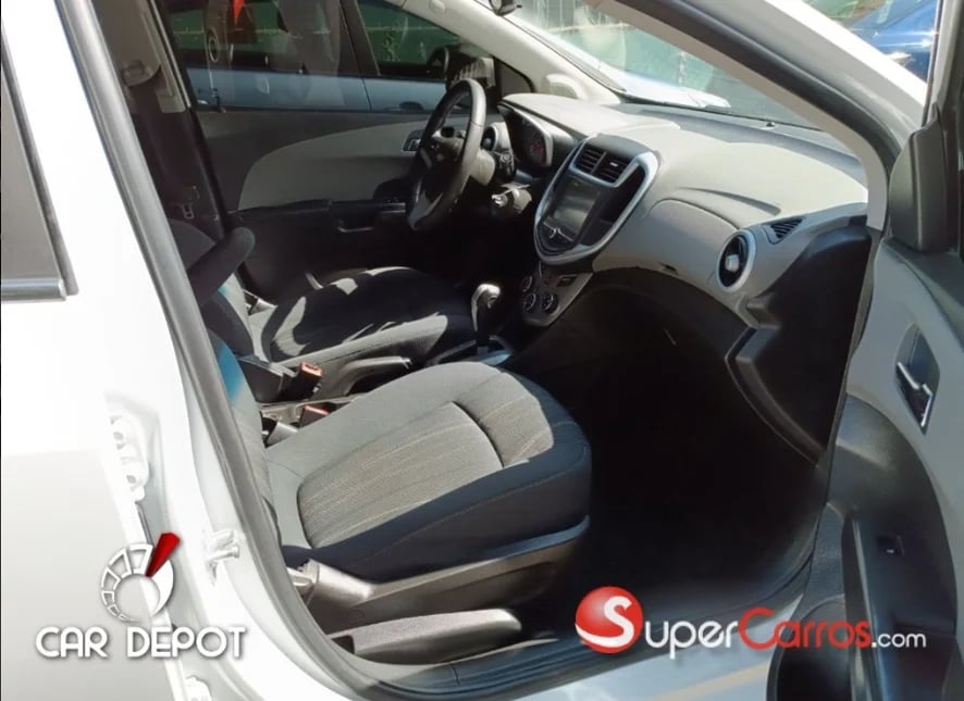 Chevrolet Sonic LT 2017 - foto 2 de 25