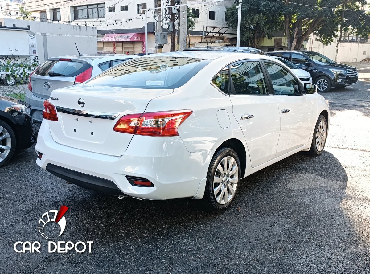 Nissan Sentra S 2017 - foto 2 de 10