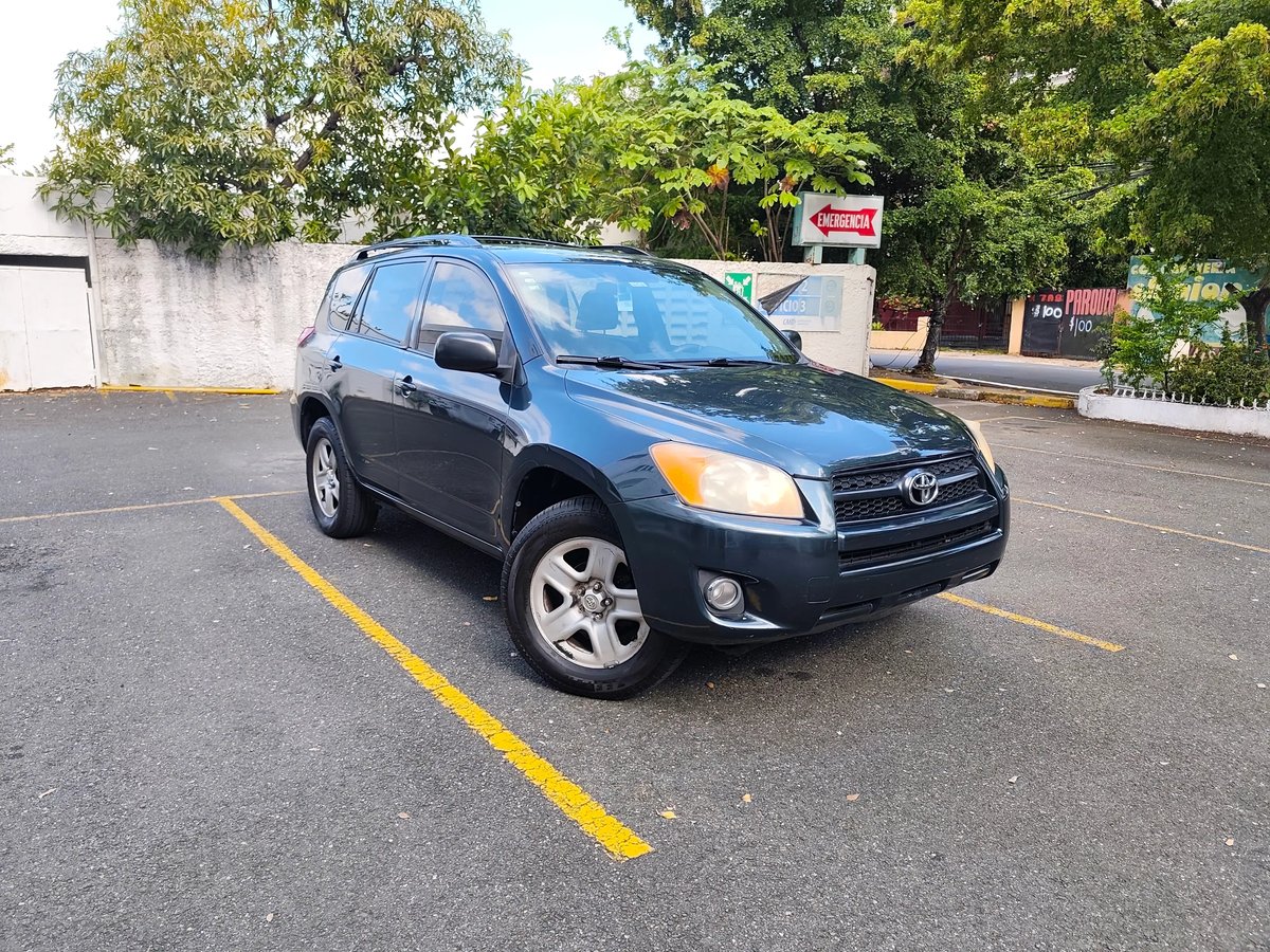 Toyota RAV4 LE 2012 - foto 2 de 12