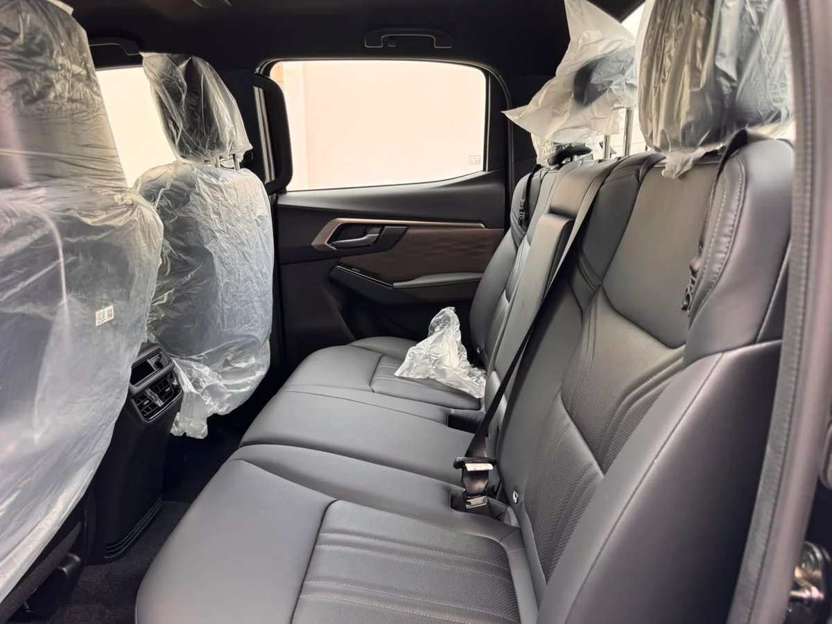 Isuzu DMAX LSE 2027 - foto 10 de 10