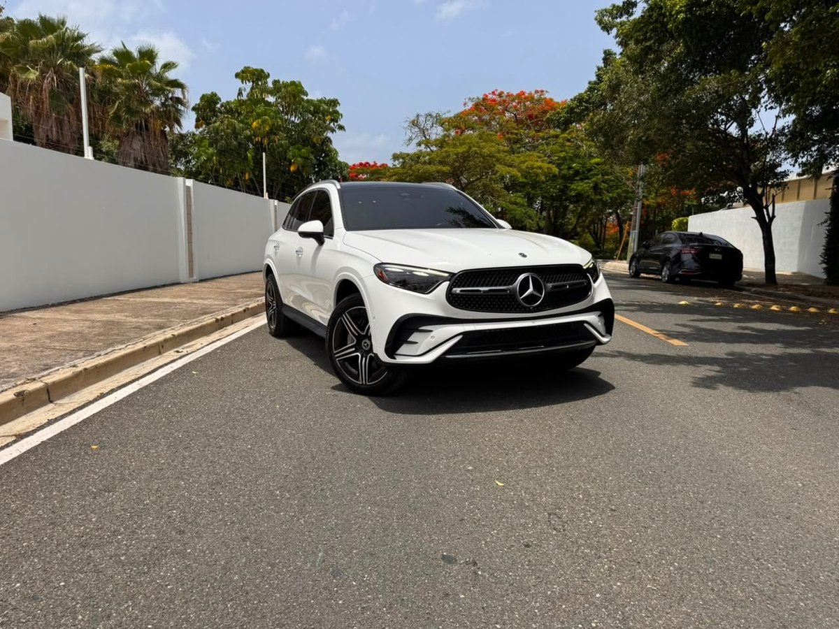 Mercedes Benz GLC 300 2023 - foto 2 de 10