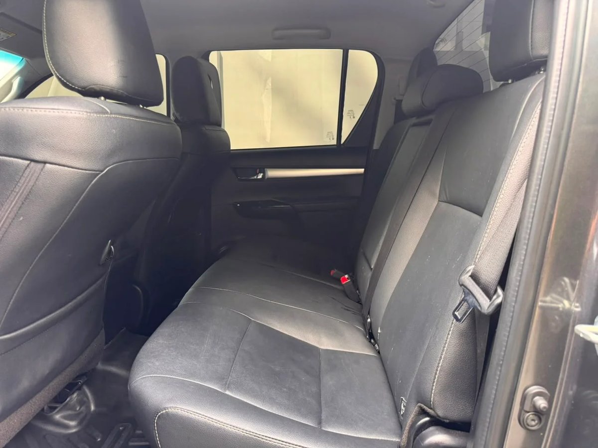 Toyota Hilux SRV 2025 - foto 10 de 10