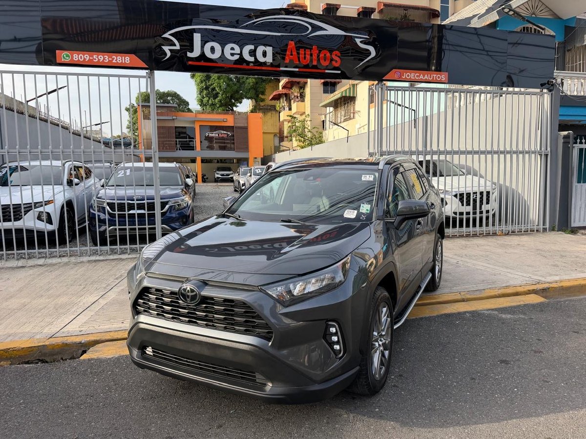 Toyota RAV4 LE 2021 - foto 2 de 11