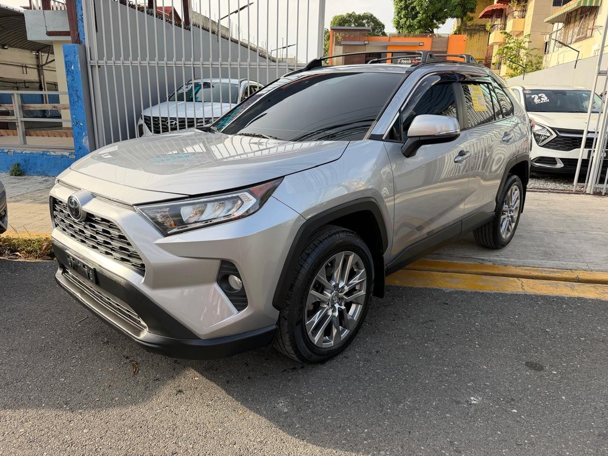 Toyota RAV4 XLE 2021 en venta - vista principal