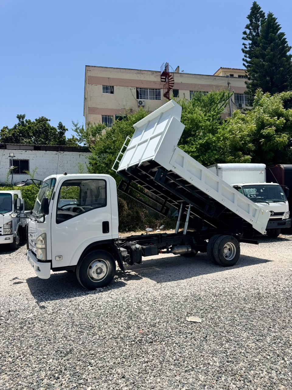 Isuzu ELF 2022 en venta - vista principal