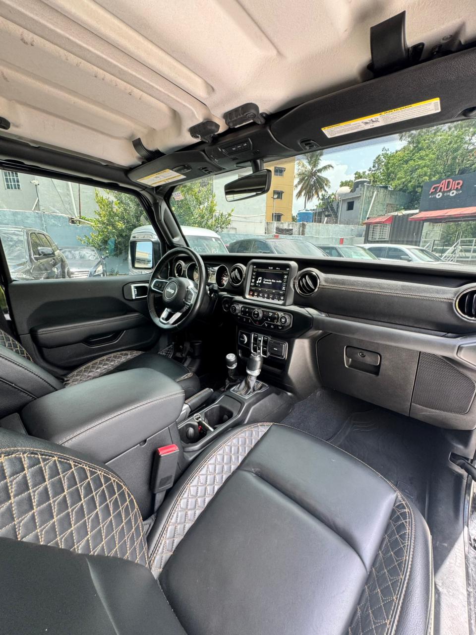 Jeep Gladiator Sport 2023 - foto 15 de 15