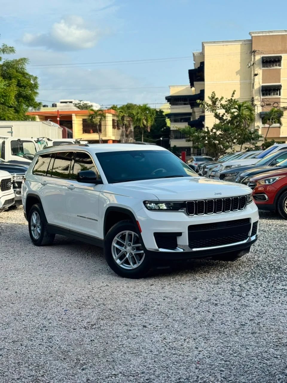 Jeep Grand Cherokee Laredo 2023 - foto 2 de 14
