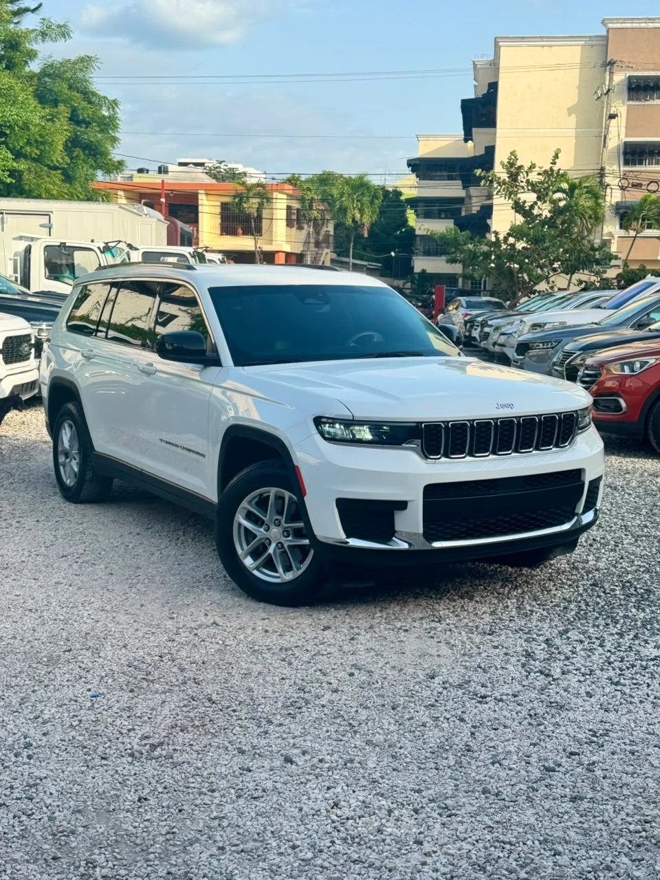 Jeep Grand Cherokee Laredo 2023 en venta - vista principal