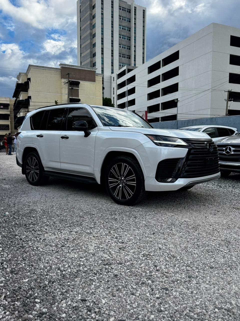 Lexus LX 600 Luxury 2023 - foto 2 de 14
