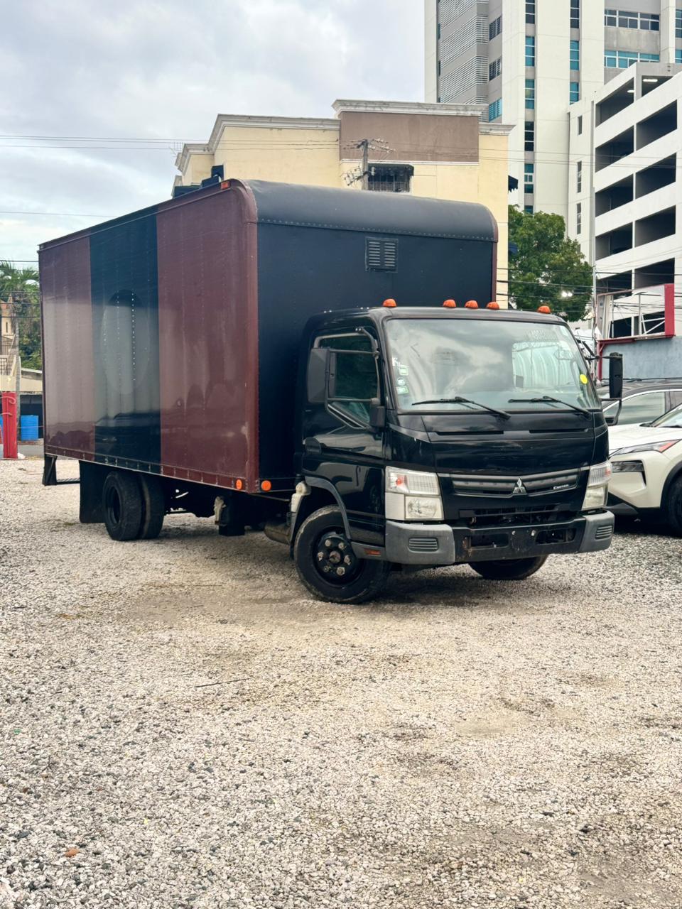 Mitsubishi Motors Canter Fulgon 2014 - foto 2 de 8