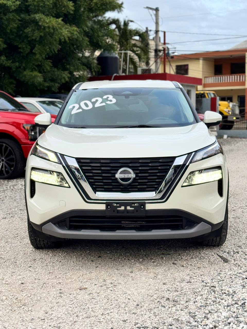 Nissan Rogue SV 2023 - foto 2 de 9