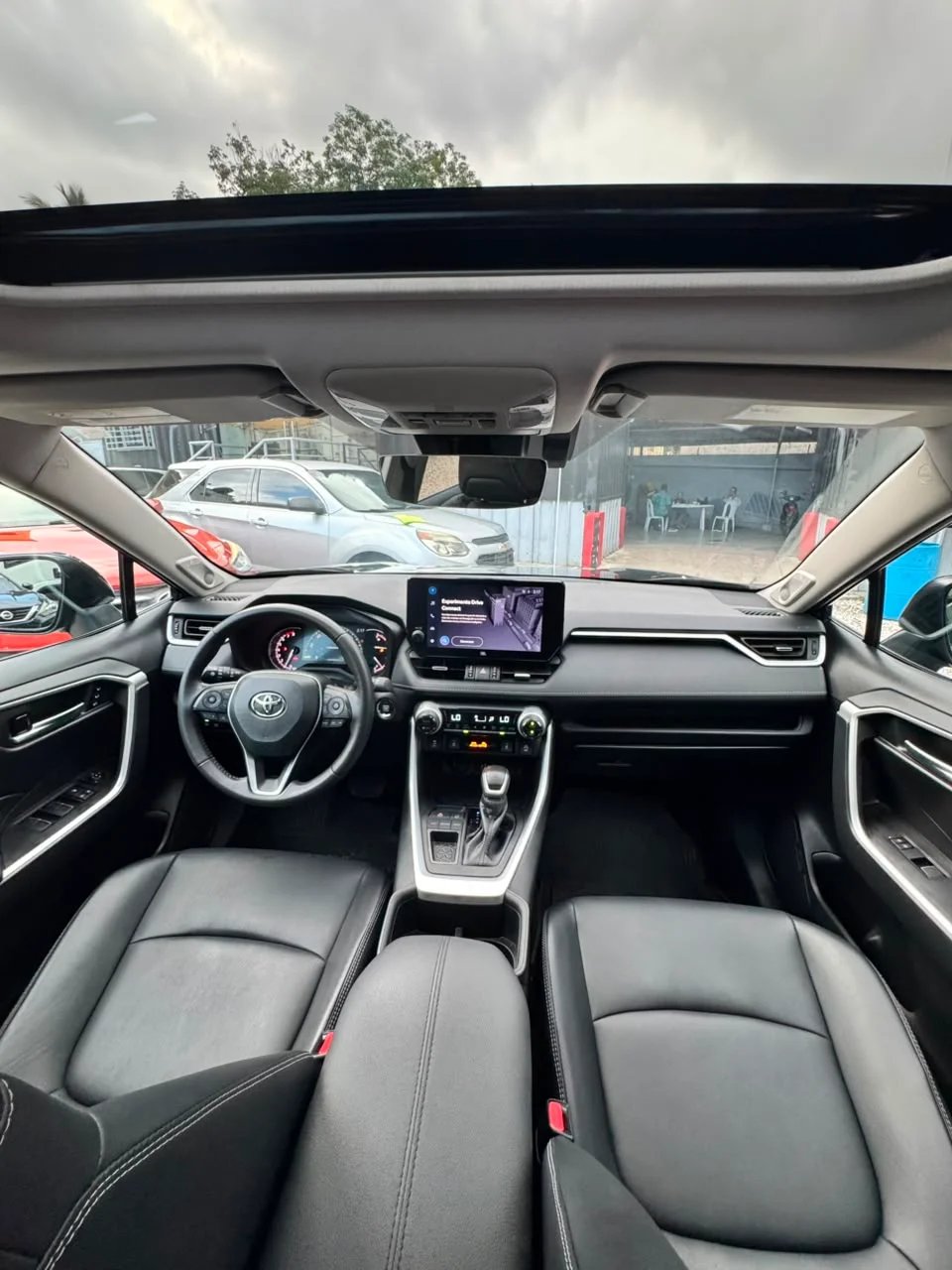 Toyota RAV4 XLE Premium 2024 - foto 11 de 11