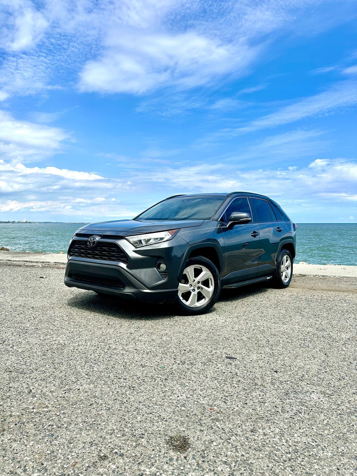 Toyota RAV4 XLE 2021 en venta - vista principal