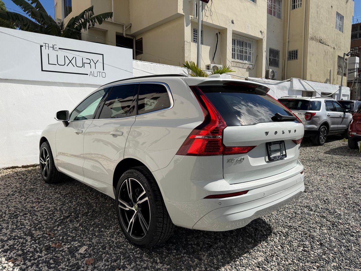 Volvo XC60 B5 PLUS 2022 - foto 2 de 12