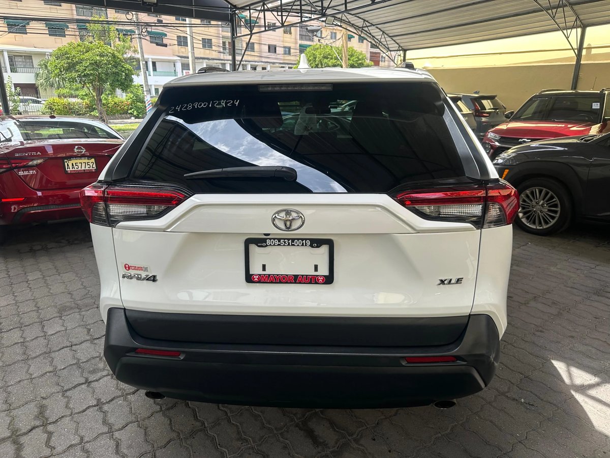 Toyota RAV4 XLE 2021 - foto 8 de 8