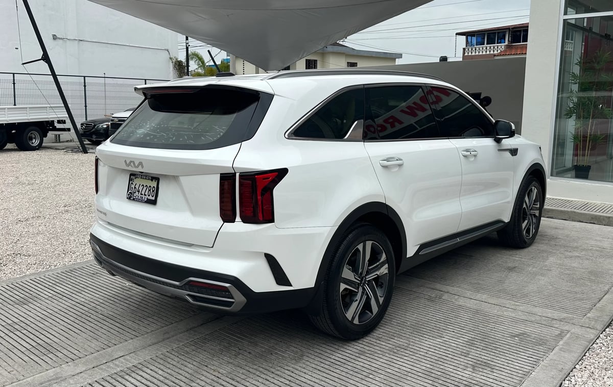 Kia Sorento 2023 - foto 2 de 10