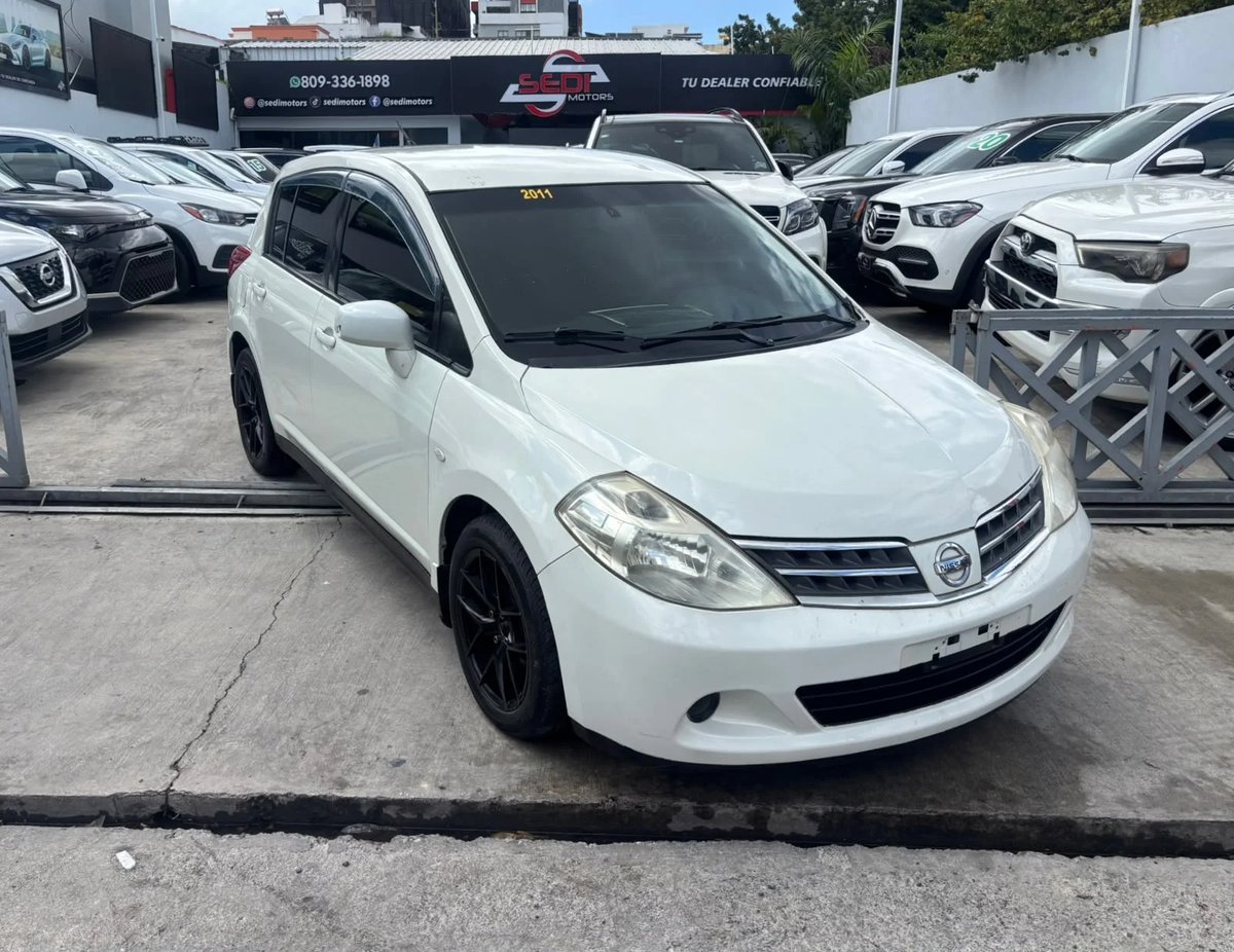 Nissan TIIDA 2011 - foto 2 de 9