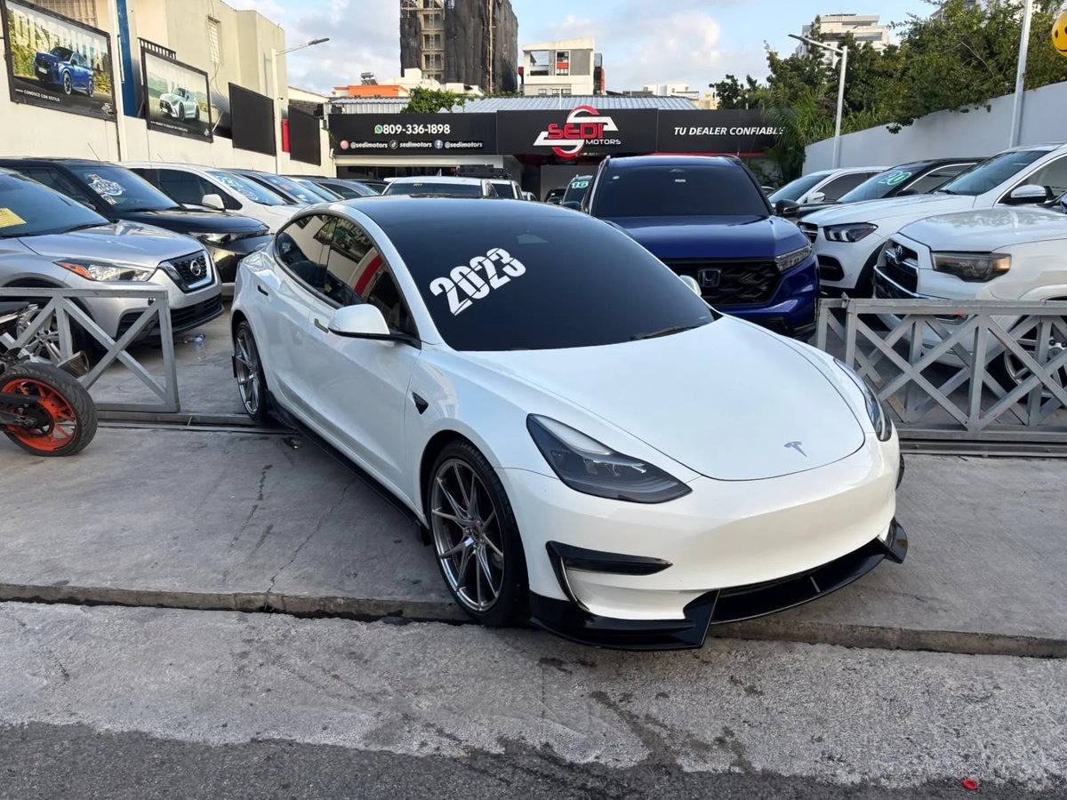 Tesla Model 3 2023 - foto 2 de 11