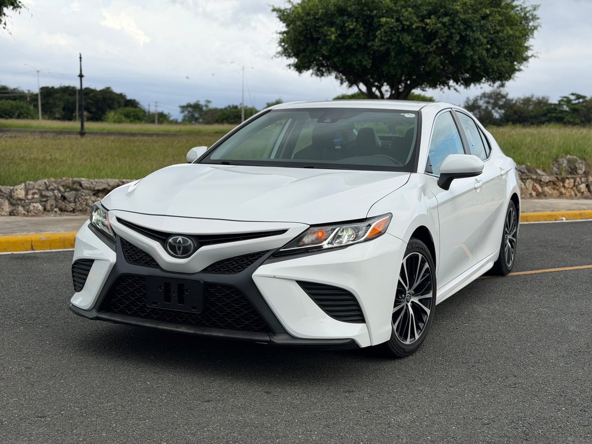 Toyota Camry SE 2020 en venta - vista principal