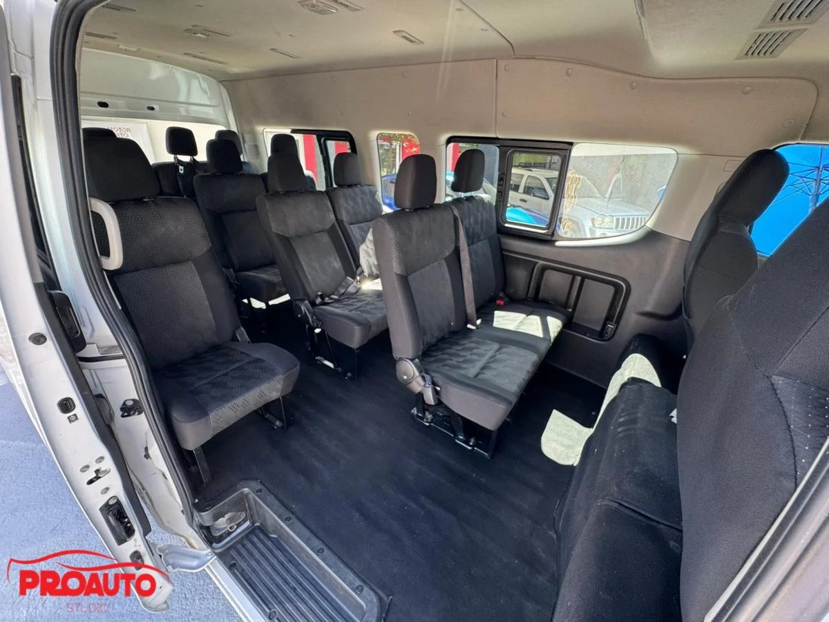 Nissan Urvan 2023 - foto 10 de 10